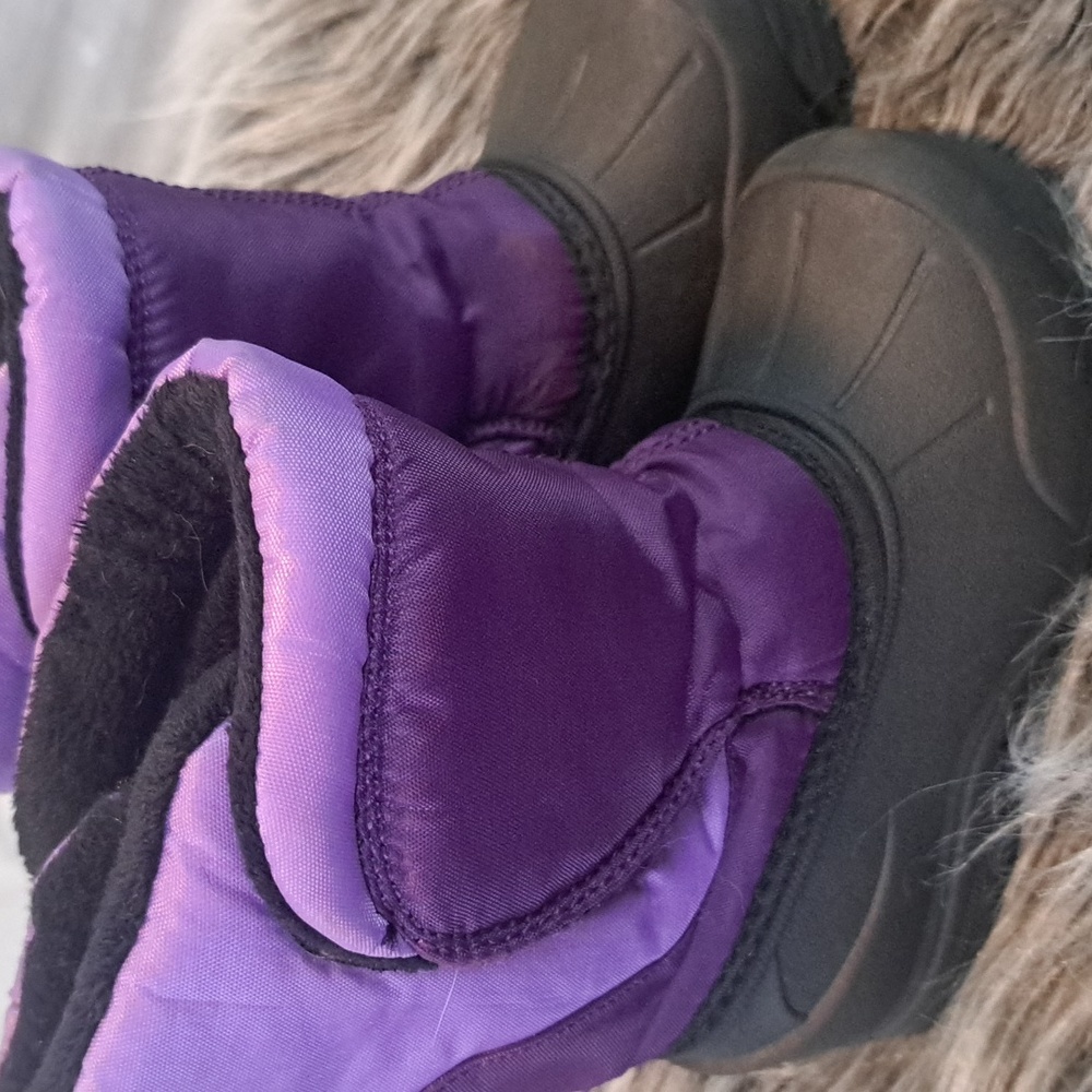 Northside Black and Purple Velcro Snow Boots